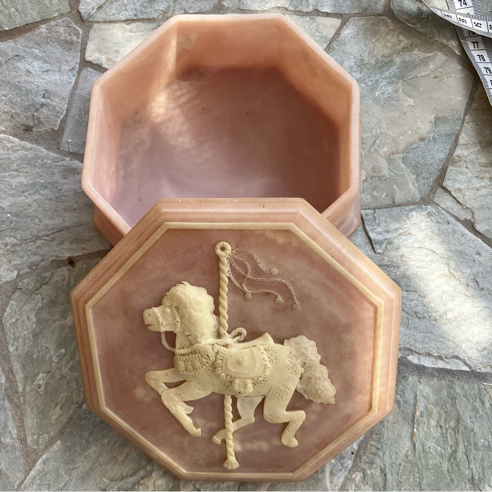 VTG 1970’s Design Gifts International Pink Soapstone Trinket Box Carousel Horse - Picture 3 of 8